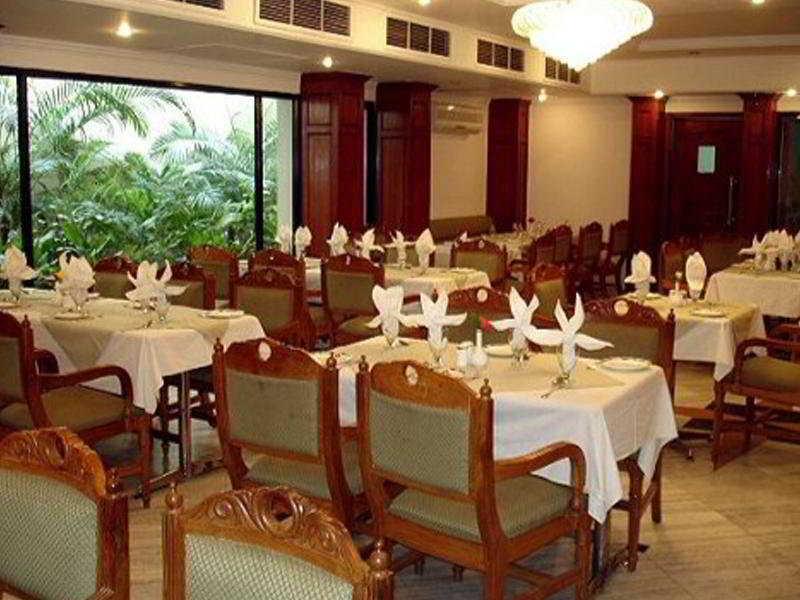 Hotel Vaibhav Varanasi Dış mekan fotoğraf