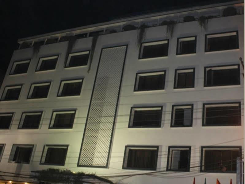 Hotel Vaibhav Varanasi Dış mekan fotoğraf